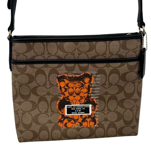 Coach File Crossbody in Signature Canvas Black Leather with Vandal Gummy Bear - Picture 2 of 10